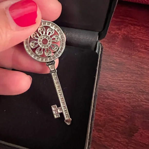 Tiffany & Co LARGE Diamond Platinum Petals Key Pendant Necklace EUC - Picture 16 of 16